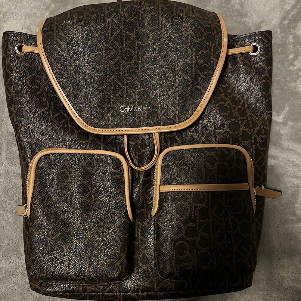 *Like New* CALVIN KLEIN LUGGAGE TABLET BACKPACK
